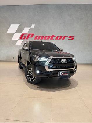 TOYOTA HILUX 2.8 D-4D TURBO DIESEL CD SRV 4X4 AUTOMÁTICO TOYOTA HILUX 2.8 D-4D TURBO DIESEL CD SRV 4X4 AUTOMÁTICO